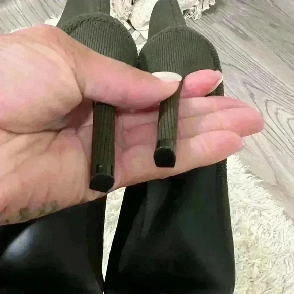 Steve Madden Kristi Peep Toe 3/4
Boot Stiletto - Picture 2 of 16